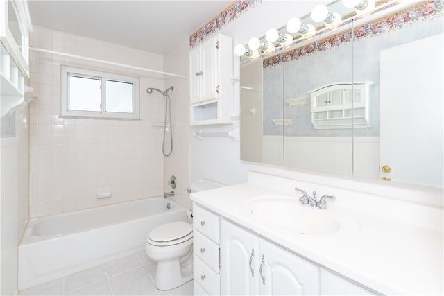 1382 Rawlings Drive, Fairborn, OH 45324