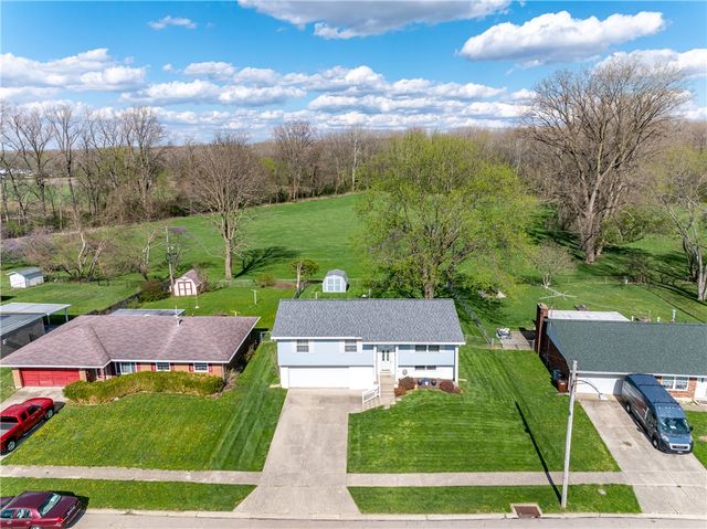 1382 Rawlings Drive, Fairborn, OH 45324