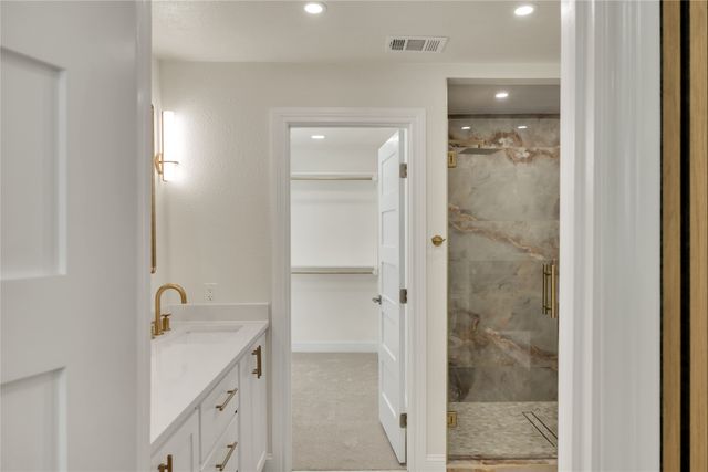 1418 Royal Drive, Kaufman, TX 75142