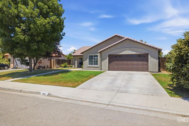 602 Lazy River Lane, Bakersfield, CA 93307