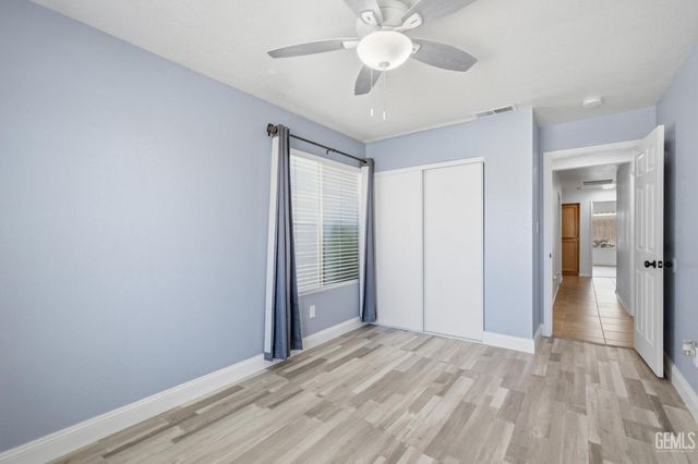 602 Lazy River Lane, Bakersfield, CA 93307