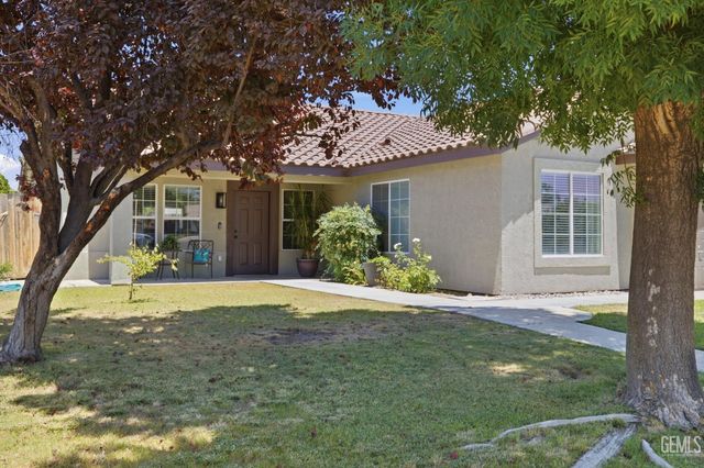 602 Lazy River Lane, Bakersfield, CA 93307