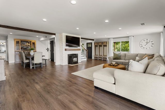 3755 Ayres Holmes Ln, Auburn, CA 95602
