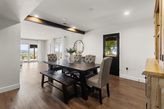 3755 Ayres Holmes Ln, Auburn, CA 95602