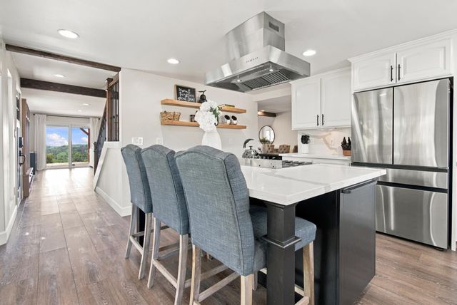 3755 Ayres Holmes Ln, Auburn, CA 95602
