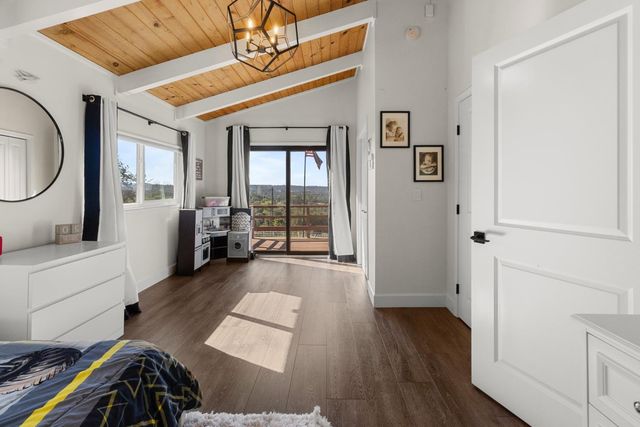 3755 Ayres Holmes Ln, Auburn, CA 95602