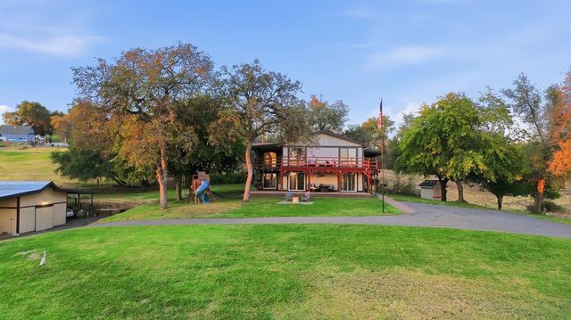 3755 Ayres Holmes Ln, Auburn, CA 95602
