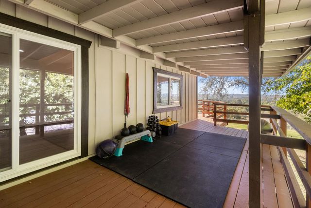 3755 Ayres Holmes Ln, Auburn, CA 95602