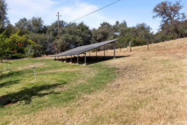 3755 Ayres Holmes Ln, Auburn, CA 95602