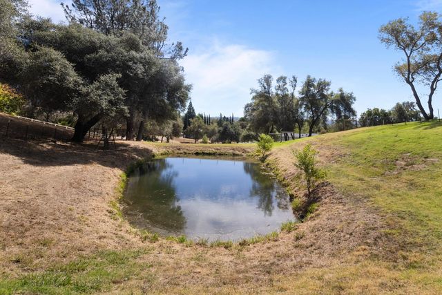 3755 Ayres Holmes Ln, Auburn, CA 95602