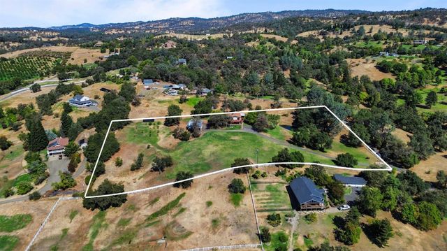 3755 Ayres Holmes Ln, Auburn, CA 95602