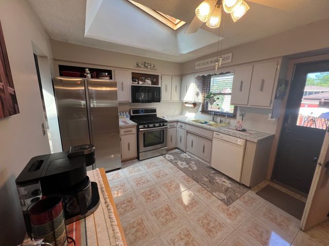 3004 S Lynn Court, Mount Prospect, IL 60056