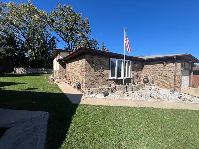 3004 S Lynn Court, Mount Prospect, IL 60056