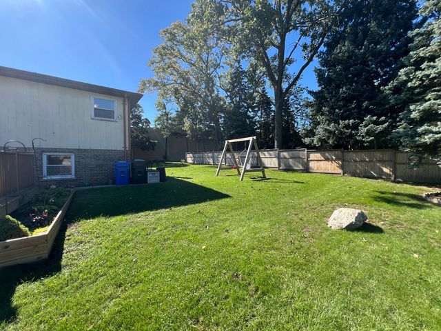 3004 S Lynn Court, Mount Prospect, IL 60056