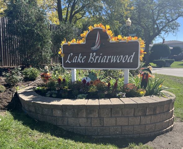 3004 S Lynn Court, Mount Prospect, IL 60056
