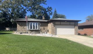 3004 S Lynn Court, Mount Prospect, IL 60056