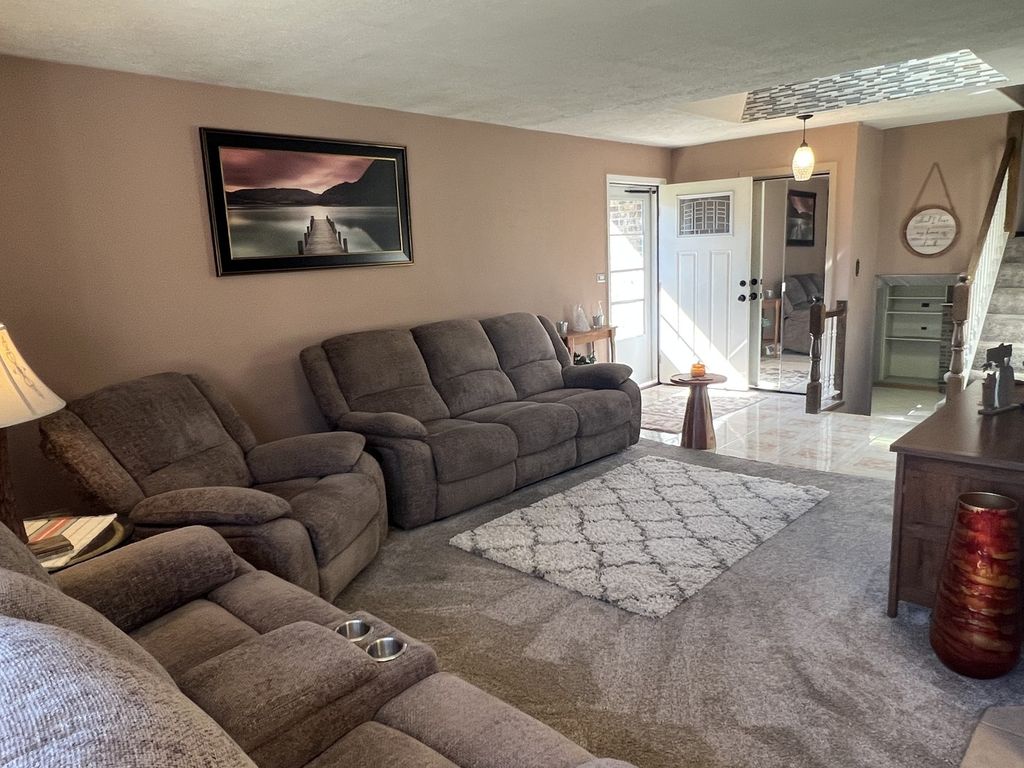 3004 S Lynn Court, Mount Prospect, IL 60056 — photo 4