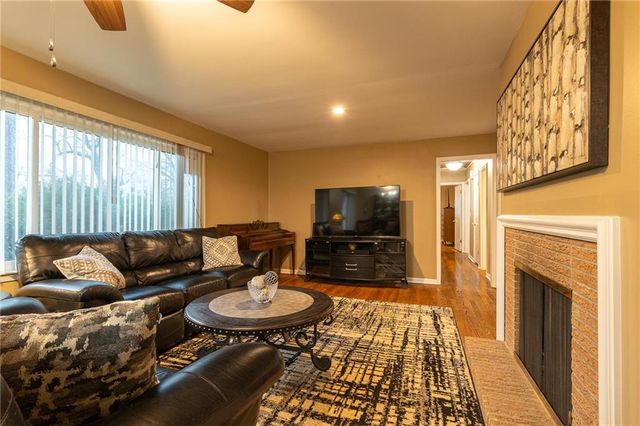 14 W 109 Street, Kansas City, MO 64114