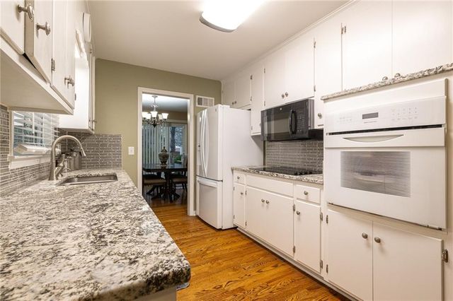 14 W 109 Street, Kansas City, MO 64114