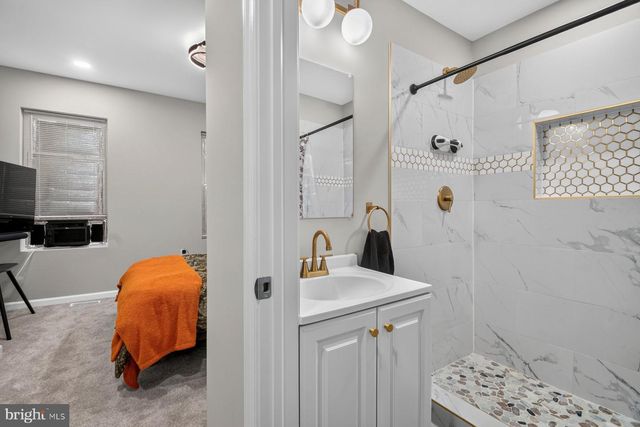 12 S SMALLWOOD ST, Baltimore, MD 21223