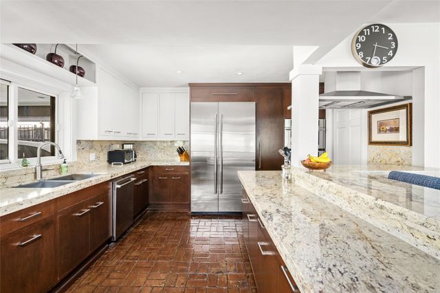 2115 Troon Street, Houston, TX 77019