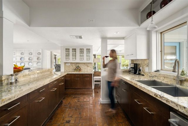 2115 Troon Street, Houston, TX 77019