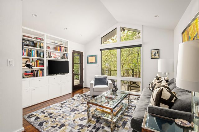 2115 Troon Street, Houston, TX 77019