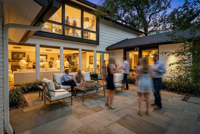 2115 Troon Street, Houston, TX 77019