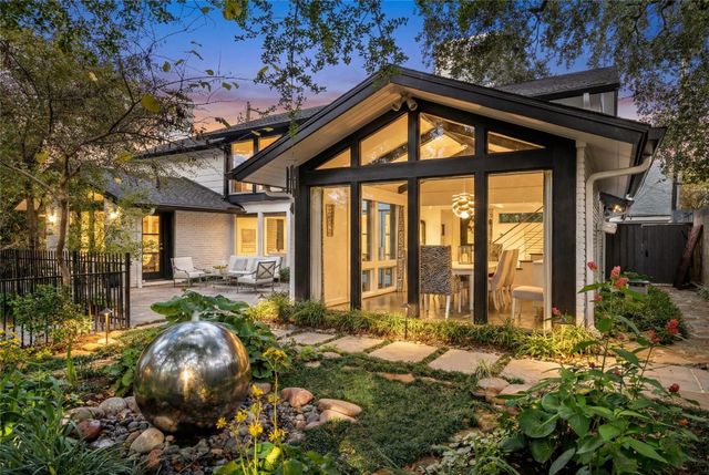 2115 Troon Street, Houston, TX 77019