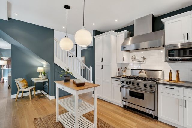 165 165 Cross Rd, Oakland, CA 94618