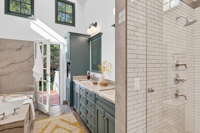 165 165 Cross Rd, Oakland, CA 94618