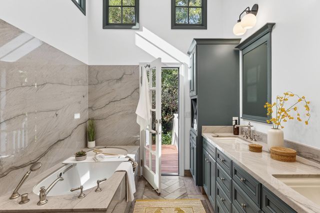 165 165 Cross Rd, Oakland, CA 94618