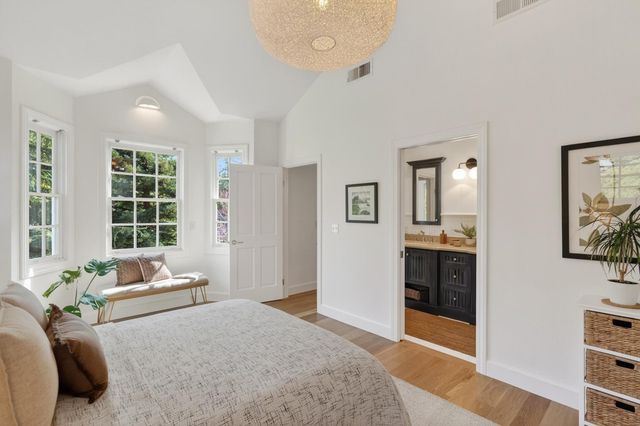 165 165 Cross Rd, Oakland, CA 94618