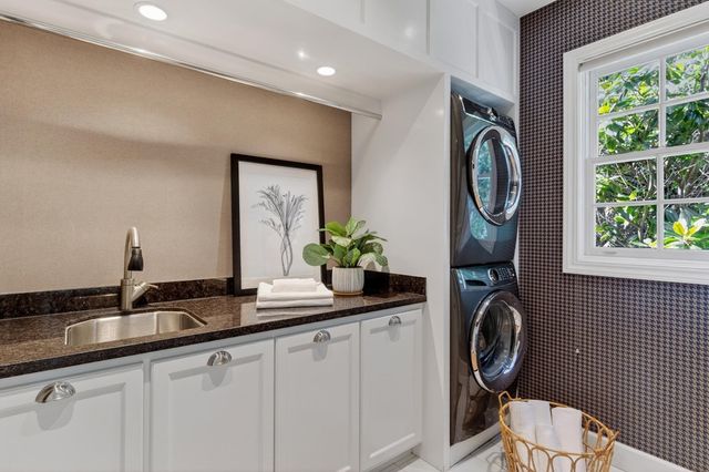 165 165 Cross Rd, Oakland, CA 94618