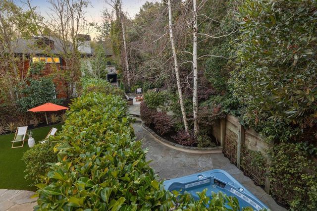 165 165 Cross Rd, Oakland, CA 94618