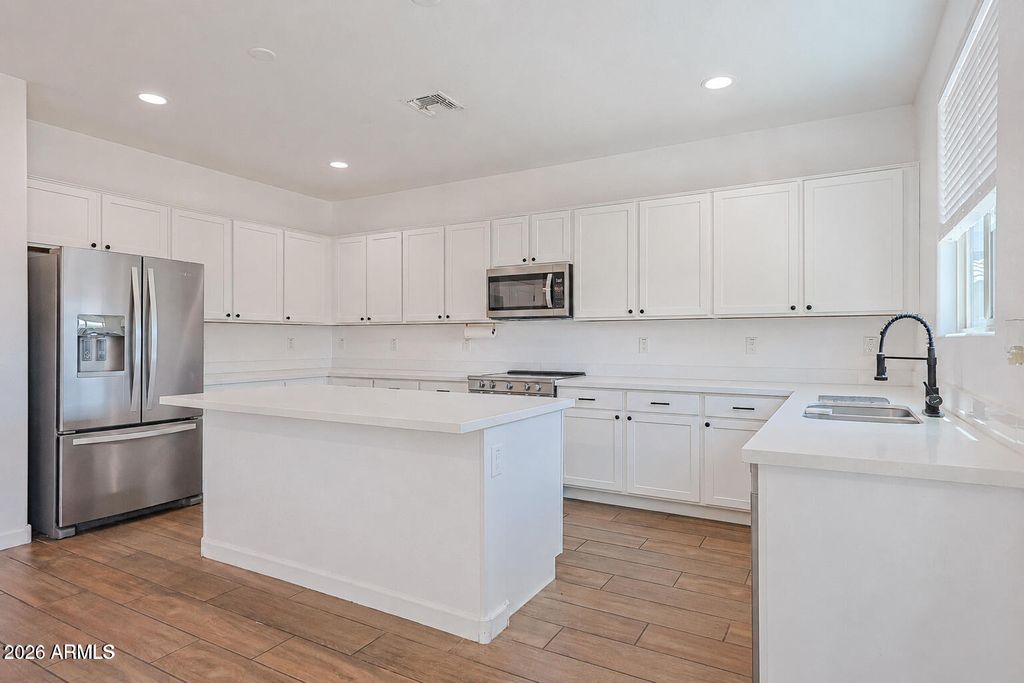 18263 W WILLIAMS Road, Surprise, AZ 85387 — photo 4