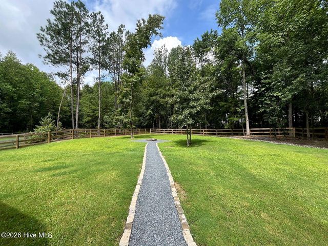 404 Endicott Court, Carthage, NC 28327