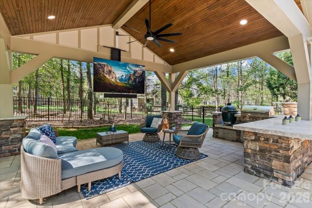 162 E Cold Hollow Farms Drive, Mooresville, NC 28117
