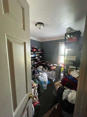 6476 Brace Street, Detroit, MI 48228