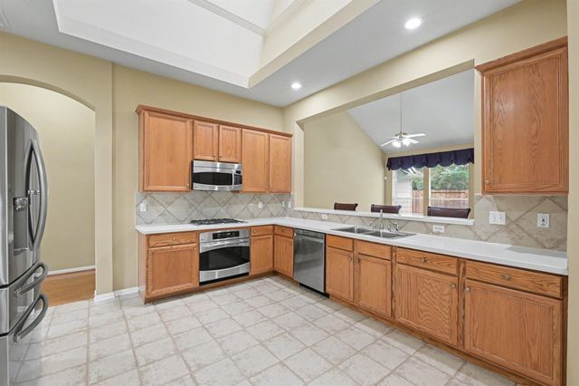 26 N Brooksedge Circle, The Woodlands, TX 77382