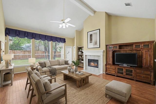 26 N Brooksedge Circle, The Woodlands, TX 77382