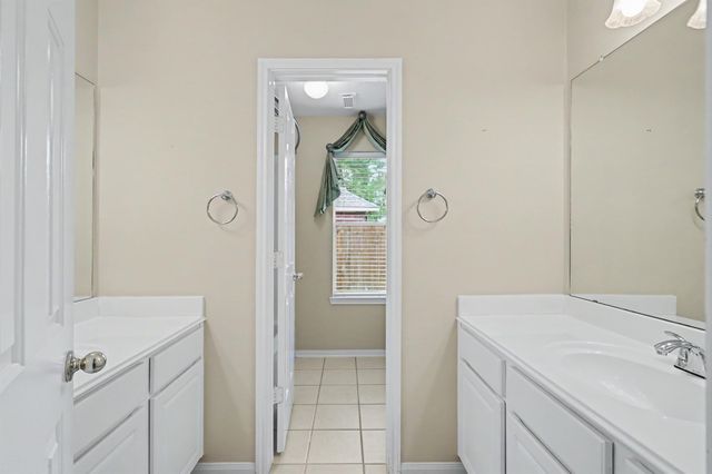 26 N Brooksedge Circle, The Woodlands, TX 77382