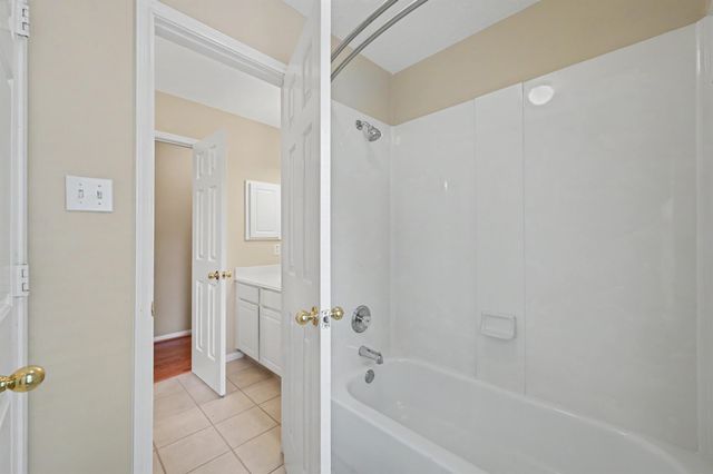 26 N Brooksedge Circle, The Woodlands, TX 77382