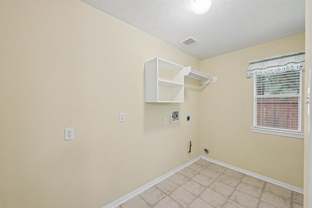 26 N Brooksedge Circle, The Woodlands, TX 77382