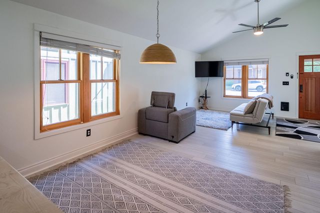 335 S Cottonwood Street, Sisters, OR 97759