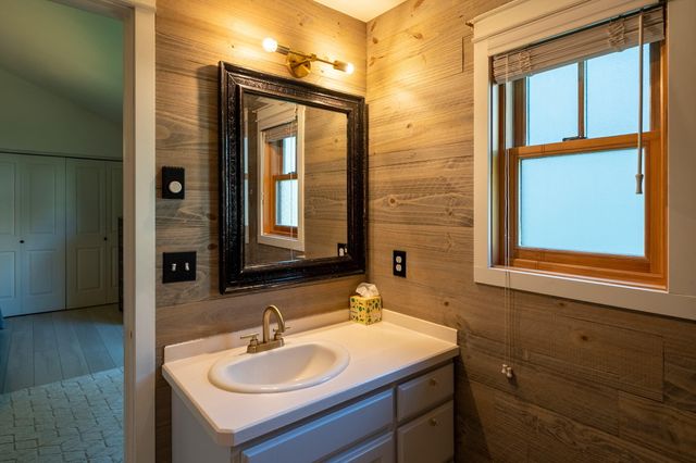 335 S Cottonwood Street, Sisters, OR 97759