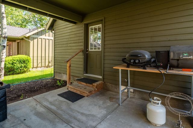 335 S Cottonwood Street, Sisters, OR 97759