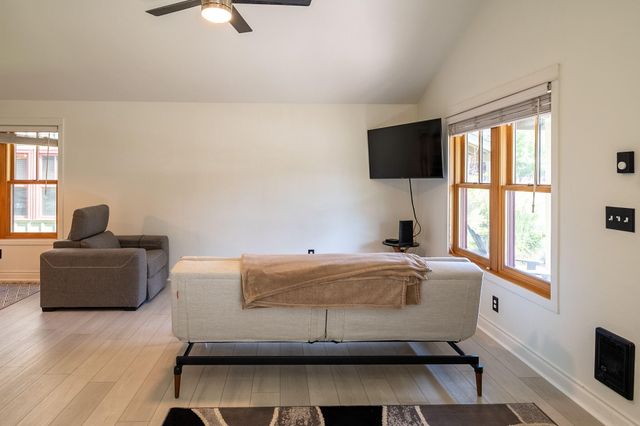 335 S Cottonwood Street, Sisters, OR 97759