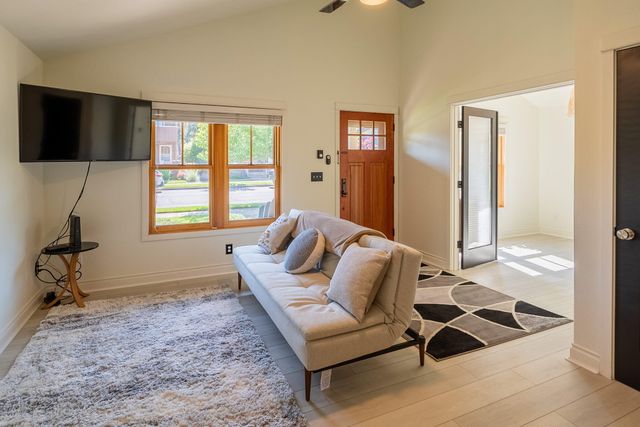 335 S Cottonwood Street, Sisters, OR 97759