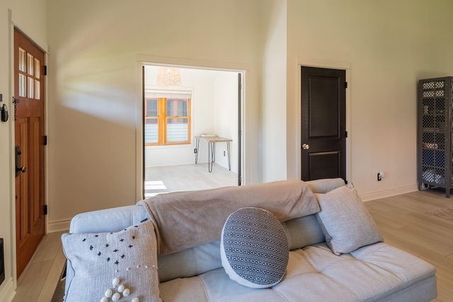 335 S Cottonwood Street, Sisters, OR 97759